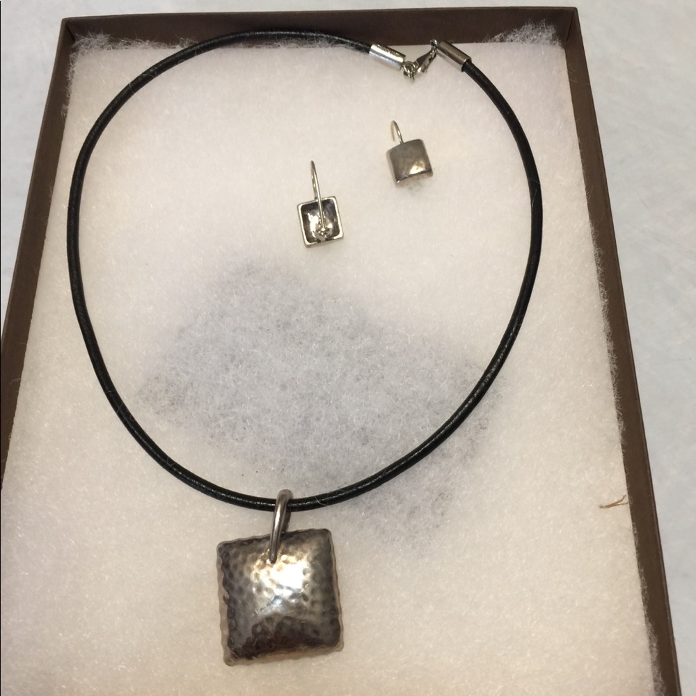 Silver pendant with silver earrings